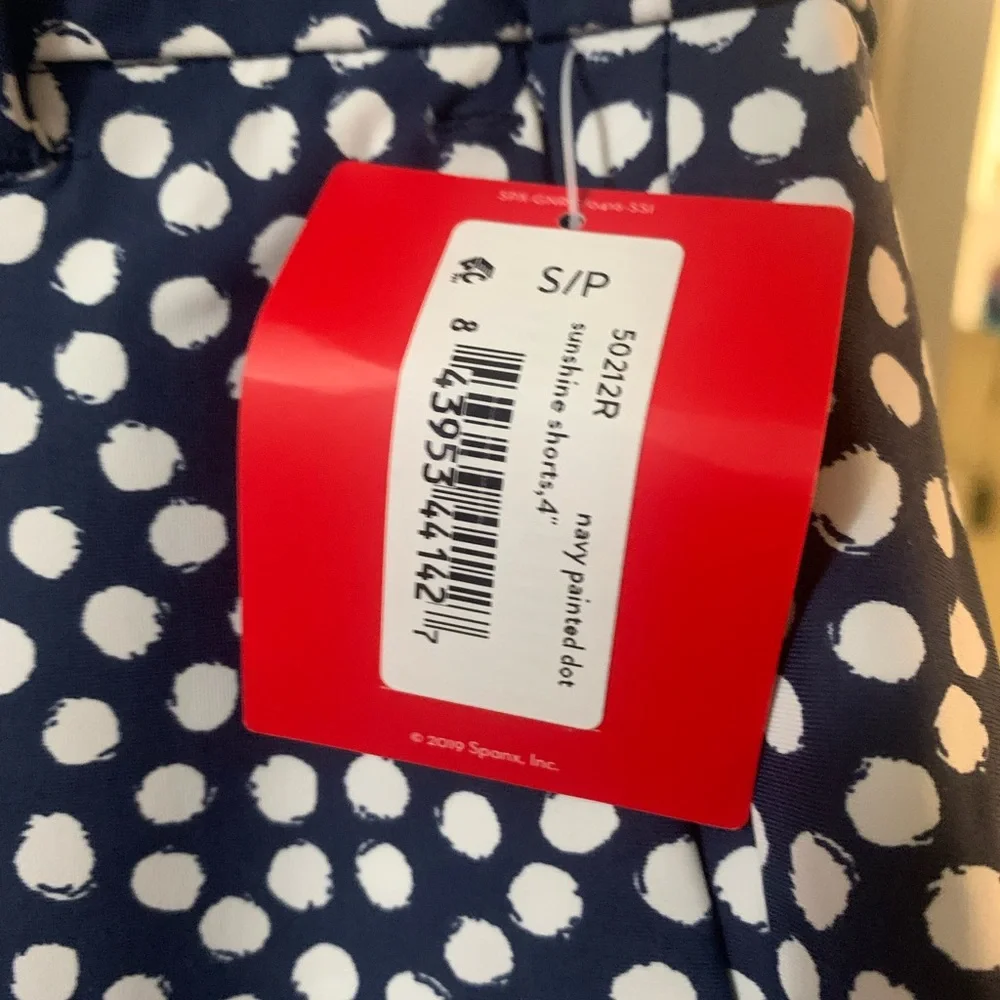 COPY - Spanx Sunshine Shorts, 4” - Picture 3 of 3